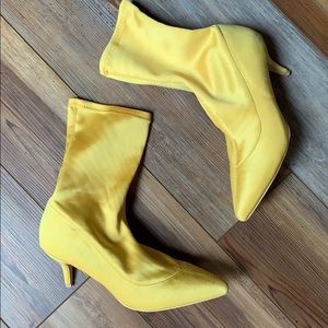 Yellow sock pointed toe boot